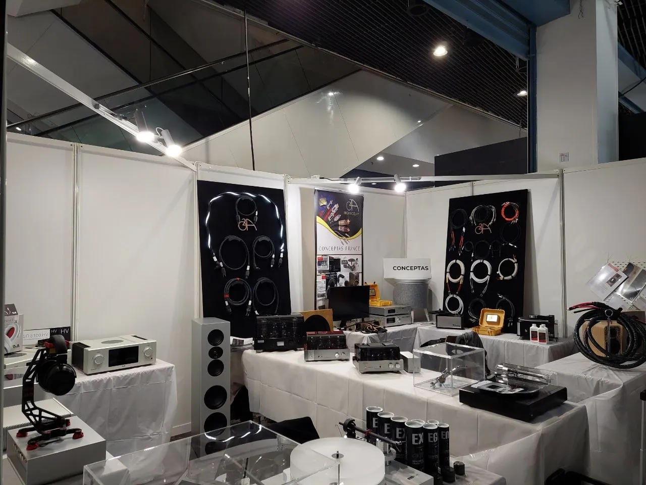 Vue d ensemble du stand ConceptAs France au Paris Audio Video Show 2024