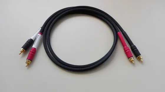 Câble de modulation O2A sur fond clair