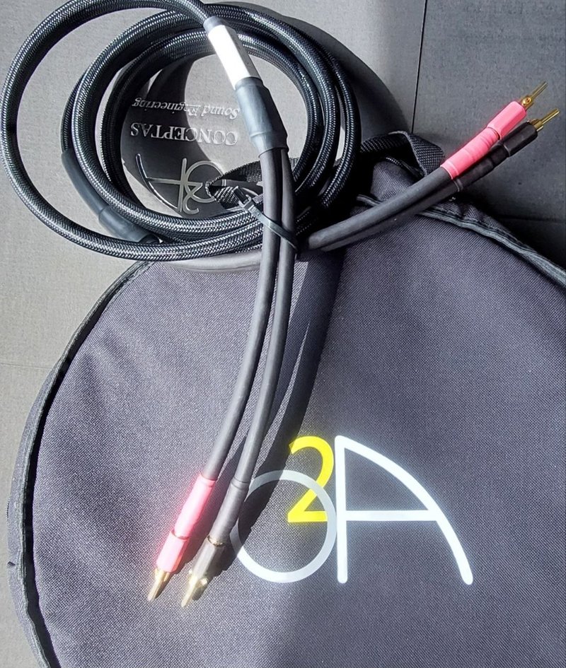 O2A Incline Ultime sur housse ConceptAs Sound Engineering avec logo O2A