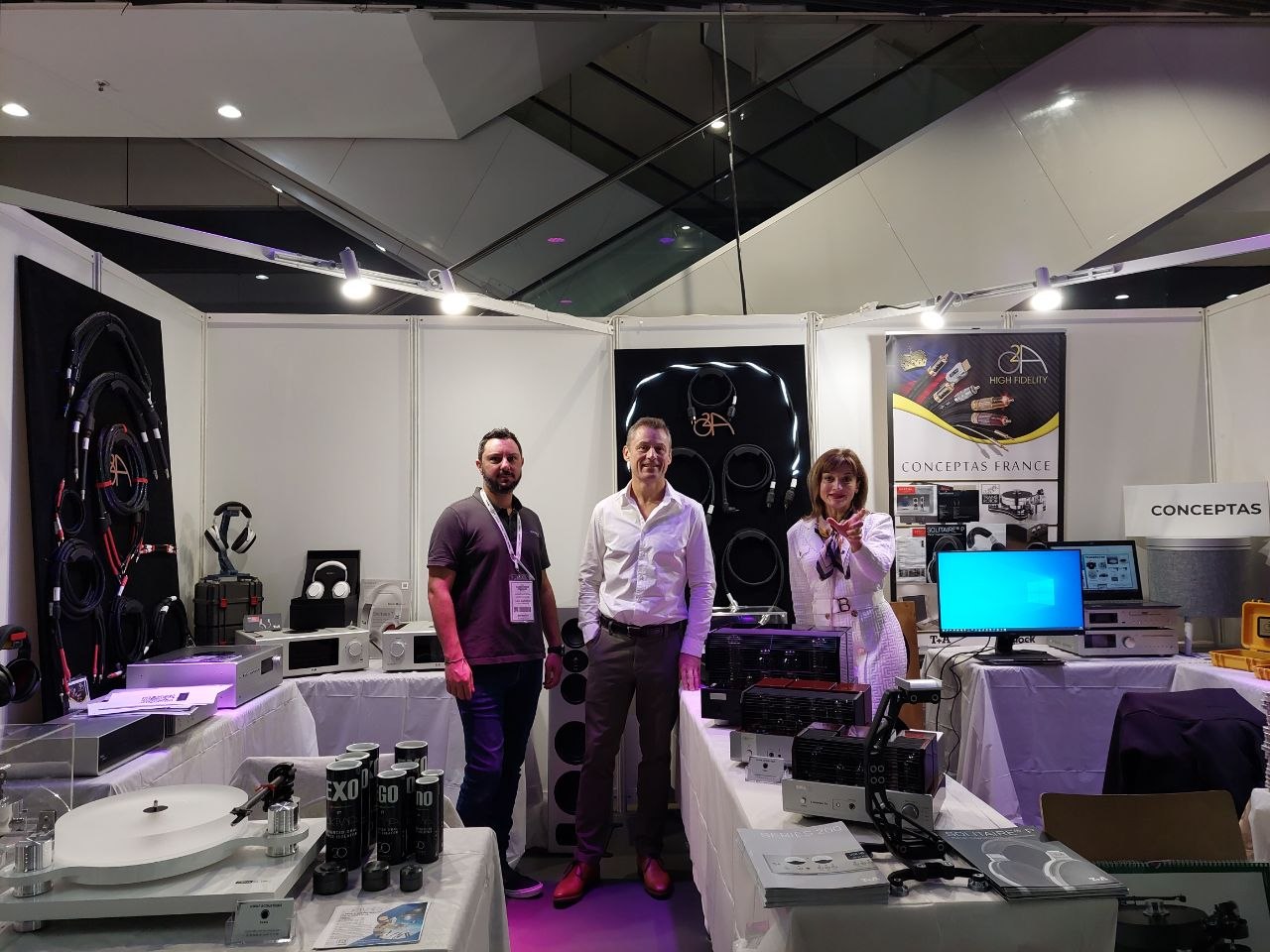L equipe ConceptAs France sur le stand au PAVS 2024